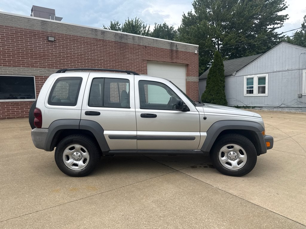 Used 2006 Jeep Liberty Sport AWD/4WD image 4