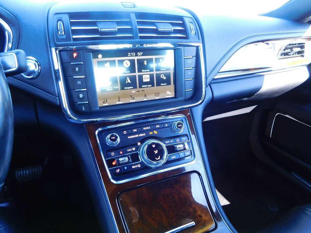 Used 2017 Lincoln Continental Select w/ Climate Package image 29