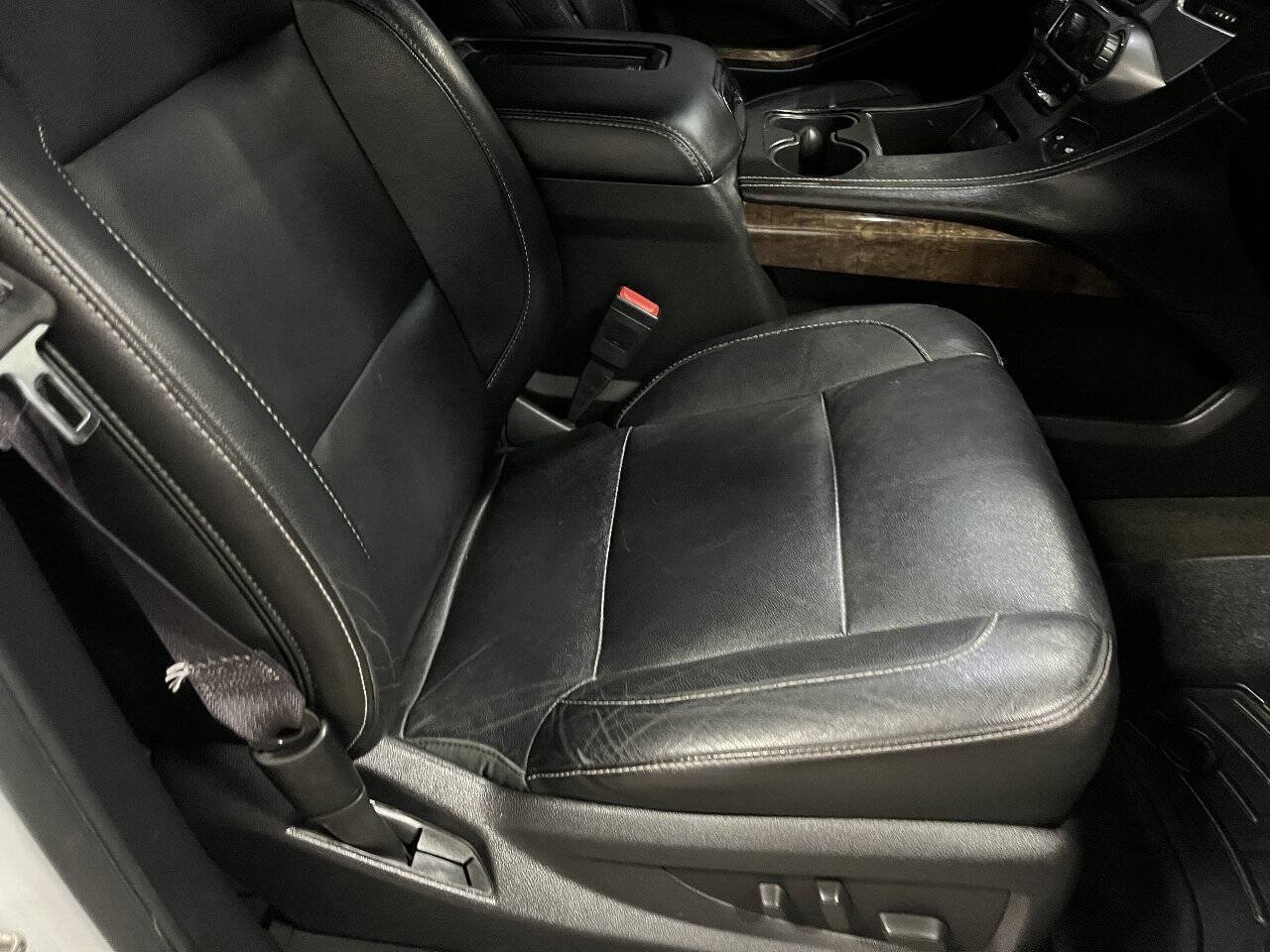 Used 2015 Chevrolet Suburban LT AWD/4WD image 12