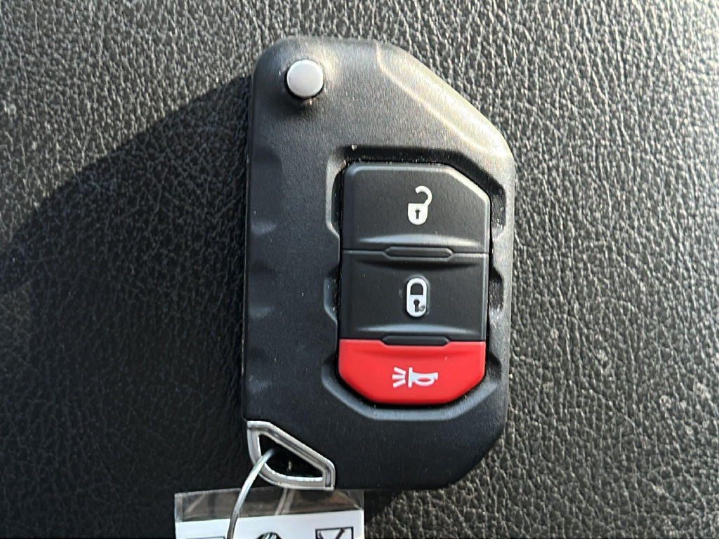Used 2021 Jeep Wrangler Sport AWD/4WD image 27