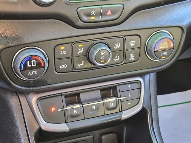Used 2023 GMC Terrain AT4 AWD/4WD image 28