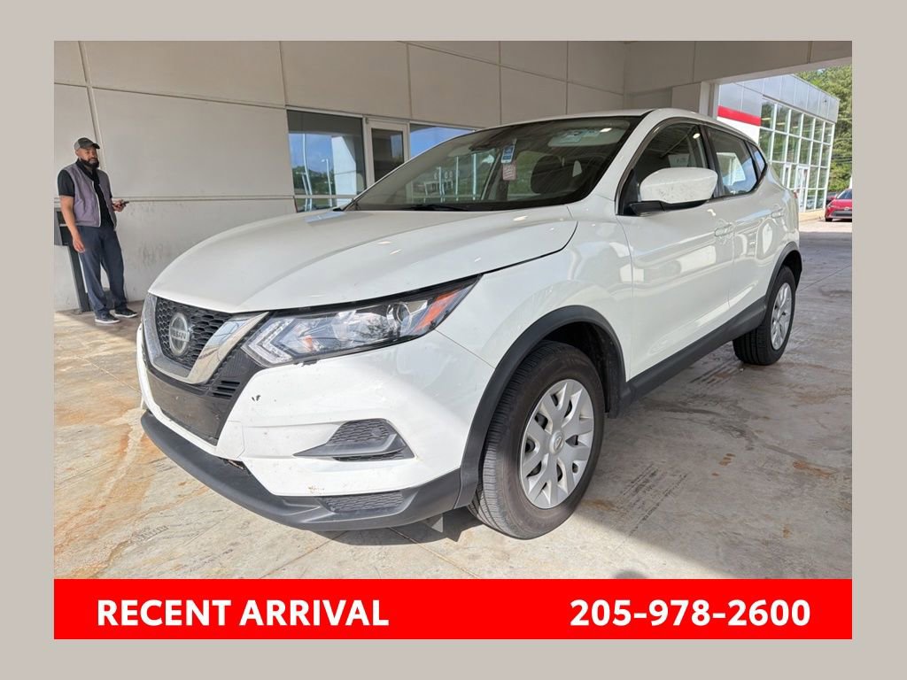 Used 2020 Nissan Rogue Sport S image 1
