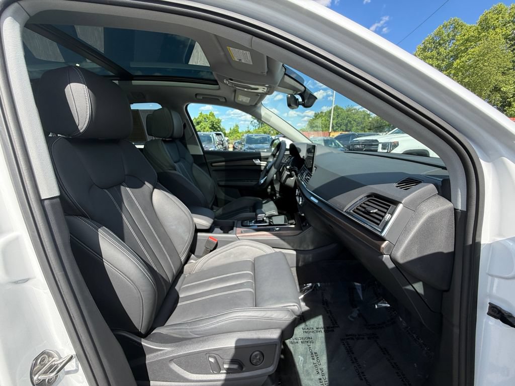 Used 2023 Audi Q5 e Premium Plus w/ Premium Plus Package AWD/4WD image 25