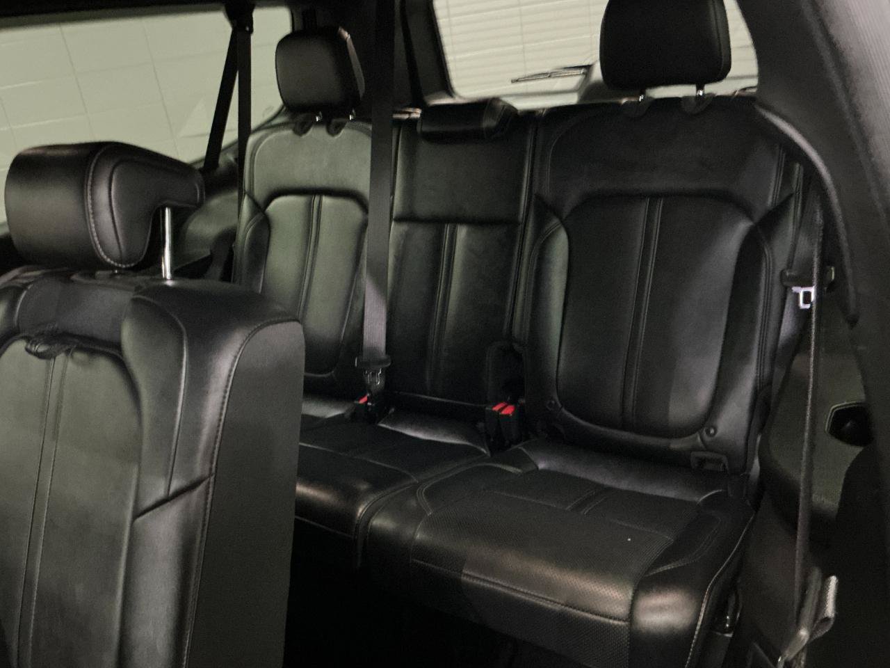 Used 2024 Jeep Wagoneer L Series II w/ Flexible Seating Group AWD/4WD image 24