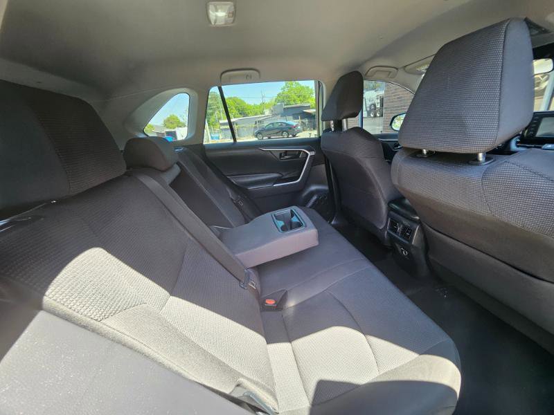 Used 2019 Toyota RAV4 LE image 64