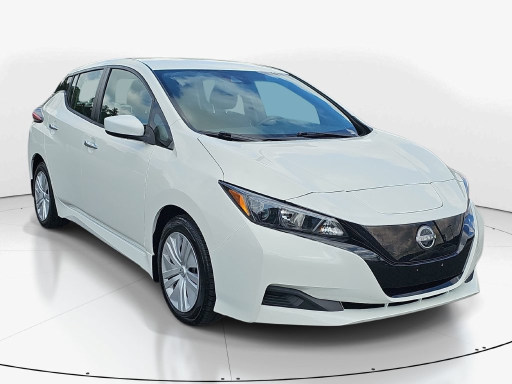 Used 2025 Nissan Leaf S FWD image 3