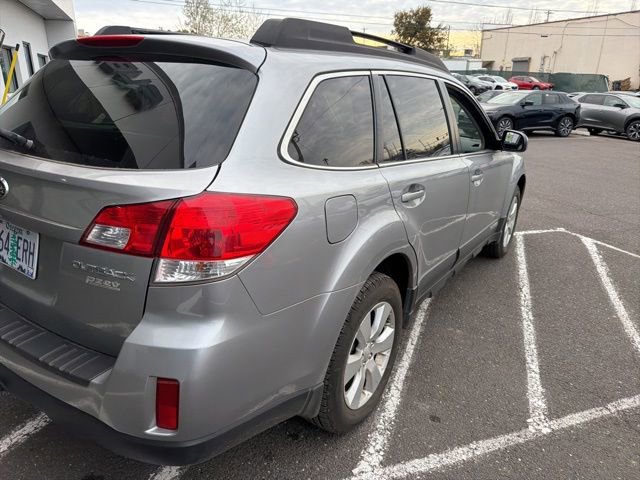 Used 2010 Subaru Outback 2.5i Limited w/ Popular Equipment Group 3B image 10