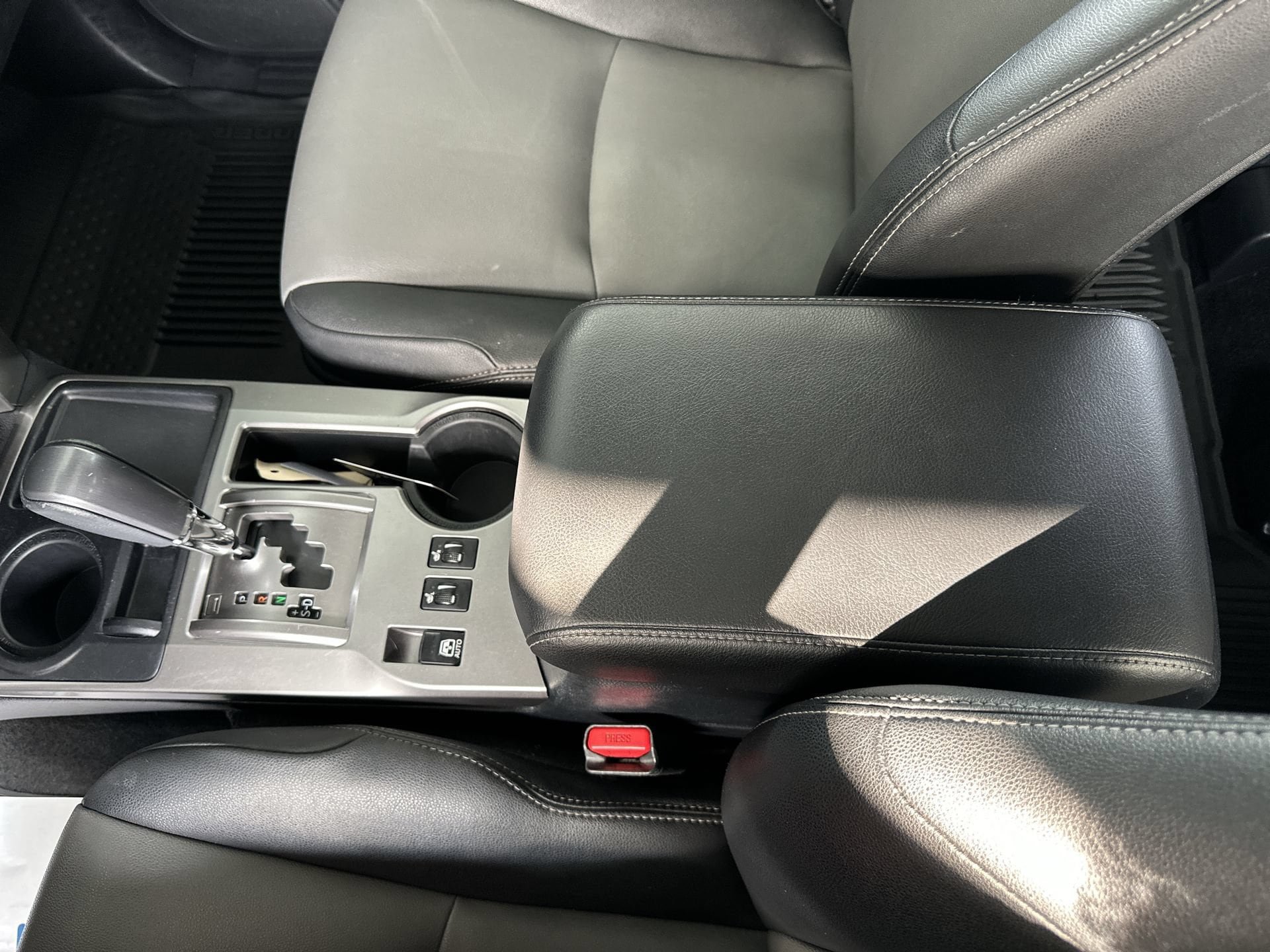 Used 2022 Toyota 4Runner SR5 Premium w/ Moonroof Package RWD image 33
