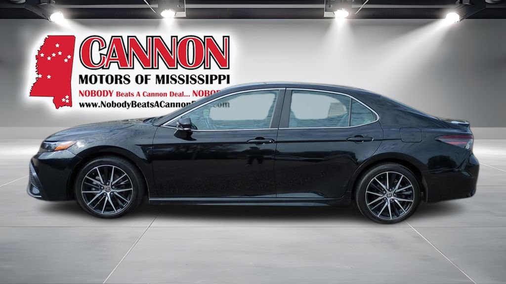 Used 2023 Toyota Camry SE image 8