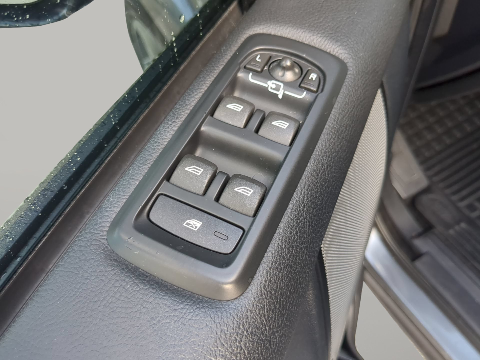 Used 2014 Land Rover LR4 HSE AWD/4WD image 54