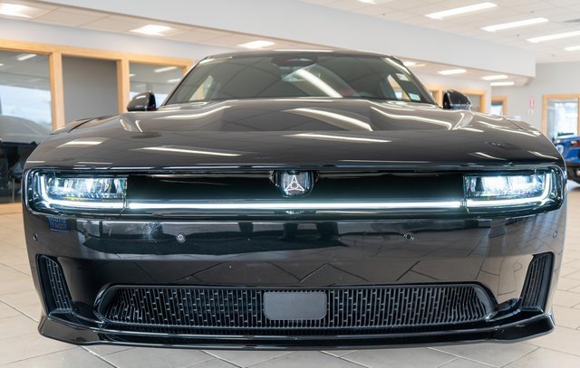 Used 2025 Dodge Charger R/T Scat Pack w/ Track Pack image 4