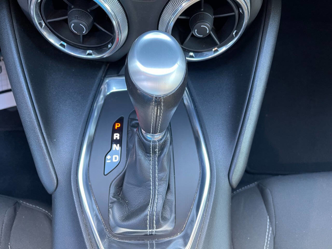 Used 2020 Chevrolet Camaro LT RWD image 27