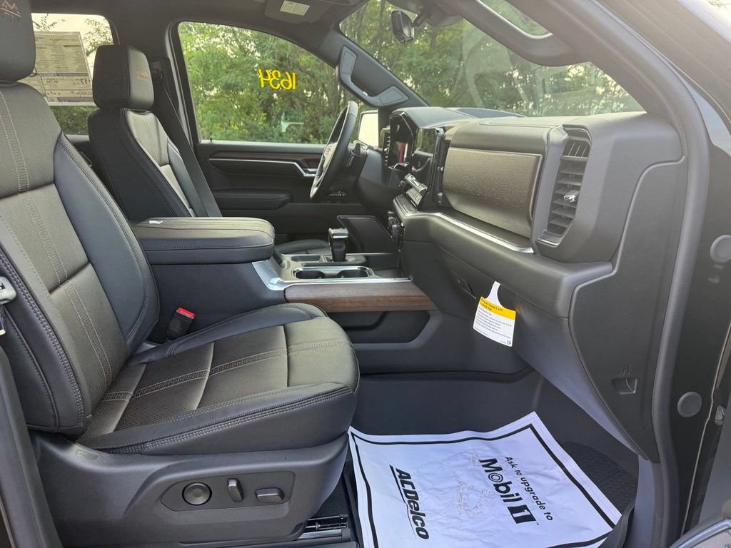 Used 2026 Chevrolet Silverado 1500 High Country w/ High Country Premium Package AWD/4WD image 22