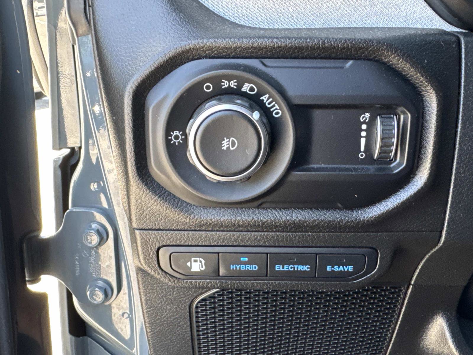 Used 2024 Jeep Wrangler Unlimited w/ Convenience Group AWD/4WD image 27