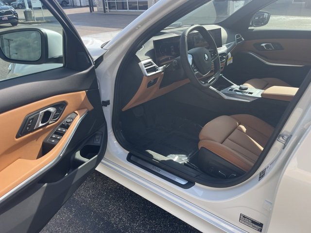New 2025 BMW 330i xDrive Sedan w/ Premium Package AWD/4WD image 10