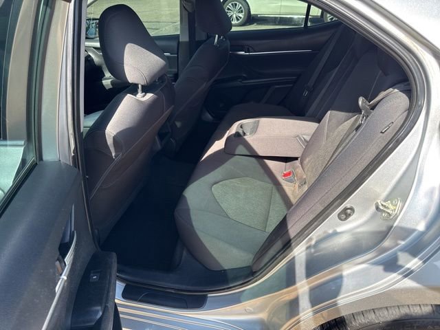 Used 2020 Toyota Camry LE image 10