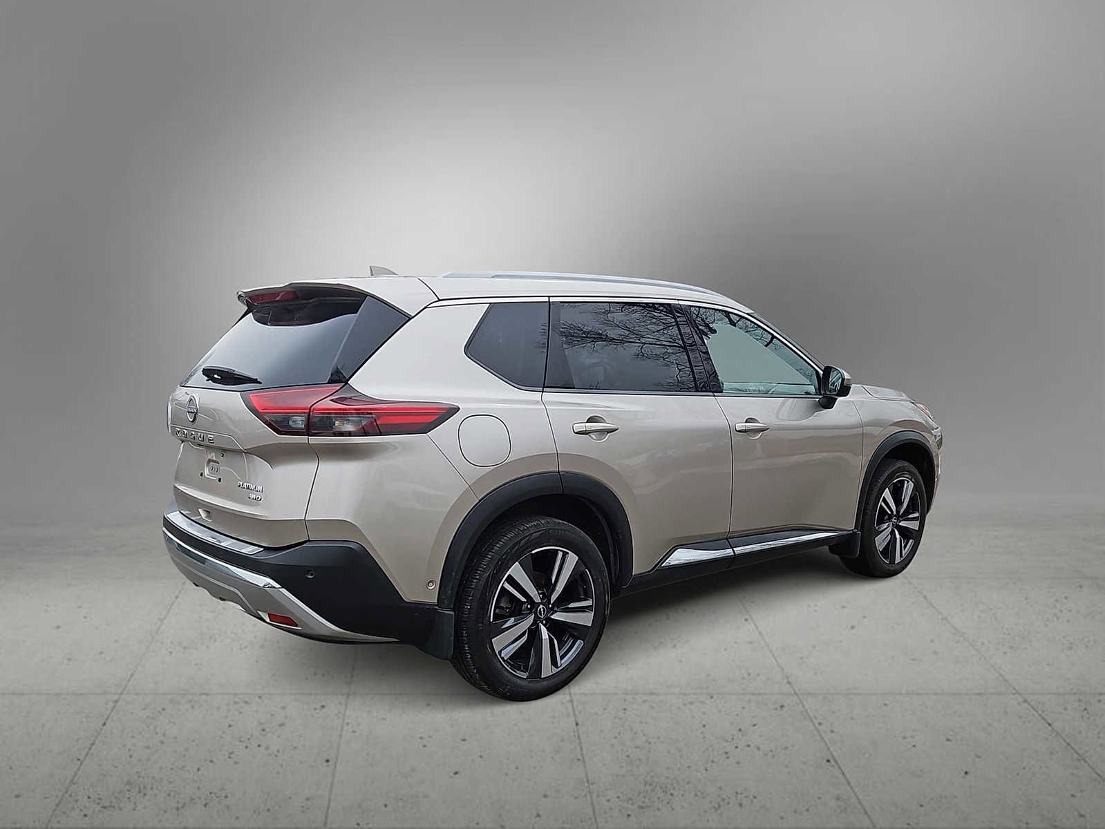 Used 2022 Nissan Rogue Platinum w/ Head-Up Display Package image 8