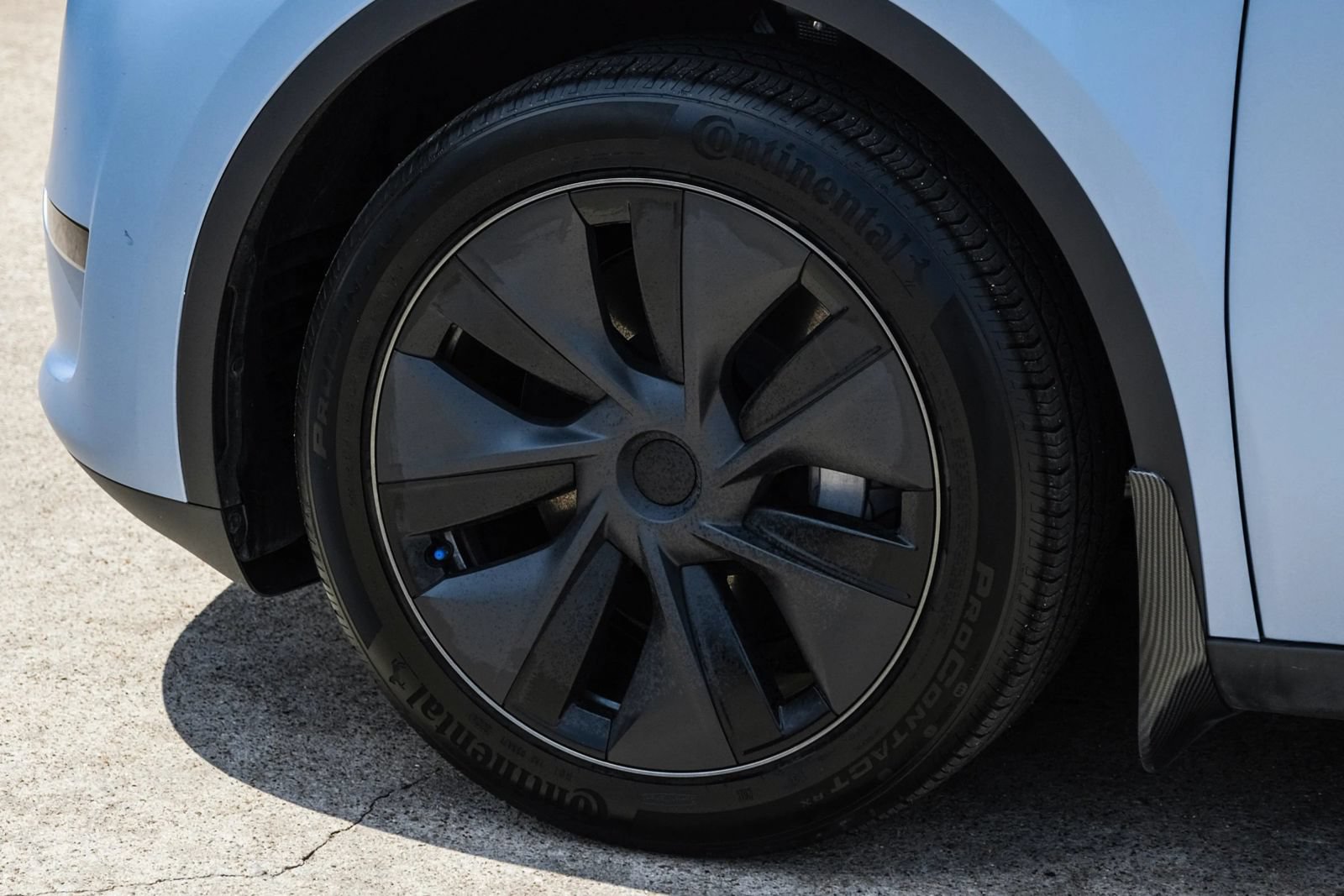 Used 2025 Tesla Model Y Long Range RWD image 52