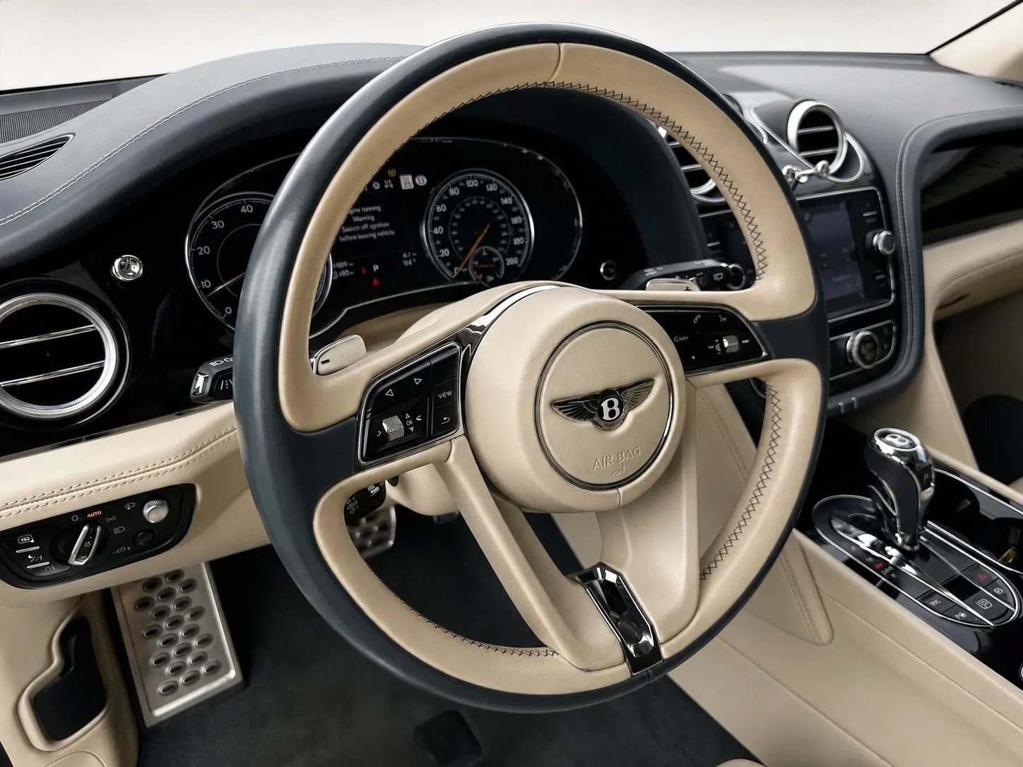 Used 2017 Bentley Bentayga AWD/4WD image 14