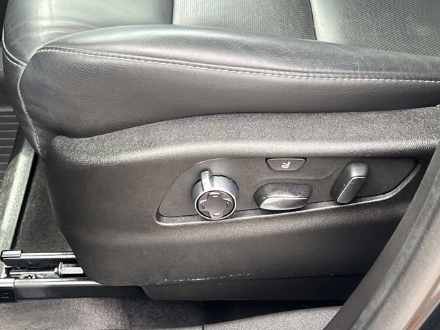 Certified 2025 Cadillac XT4 Premium Luxury AWD/4WD image 17