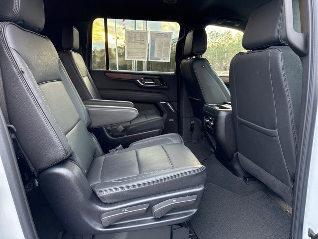 Used 2025 GMC Yukon XL Denali AWD/4WD image 13