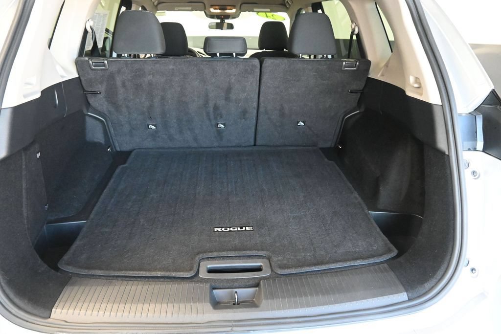 Used 2024 Nissan Rogue SV AWD/4WD image 17