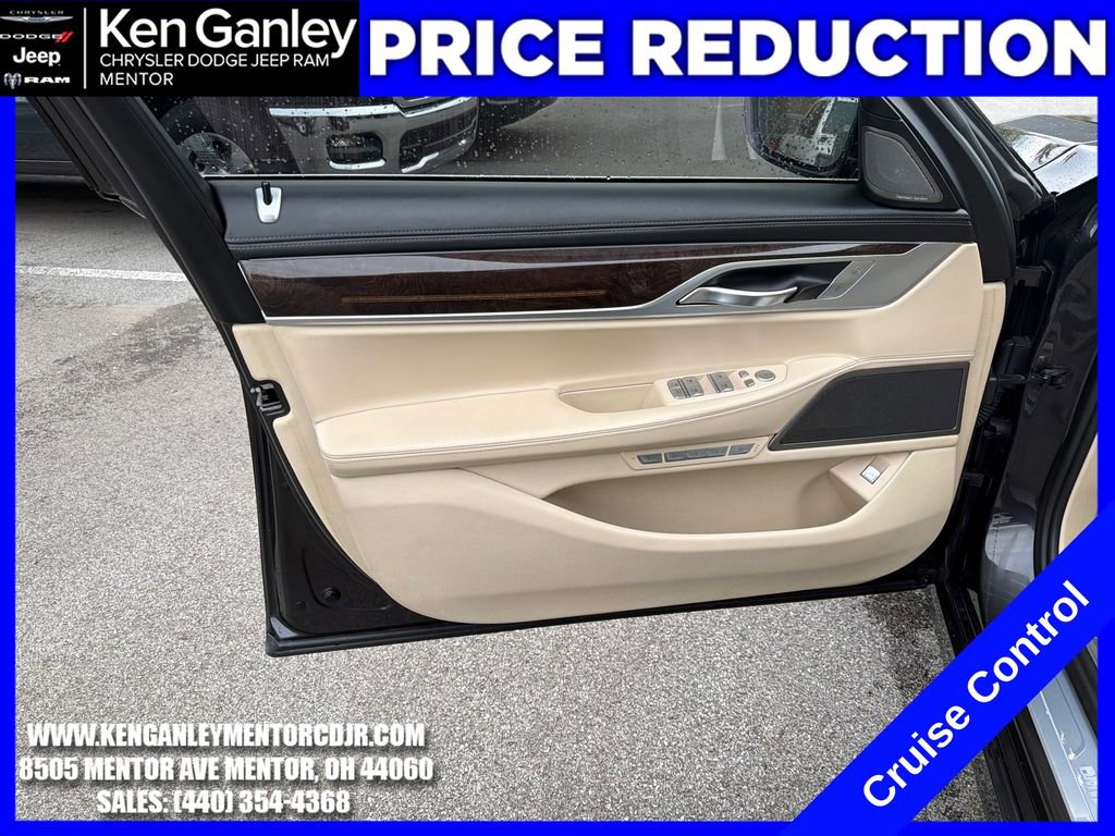 Used 2017 BMW 750i xDrive AWD/4WD image 10