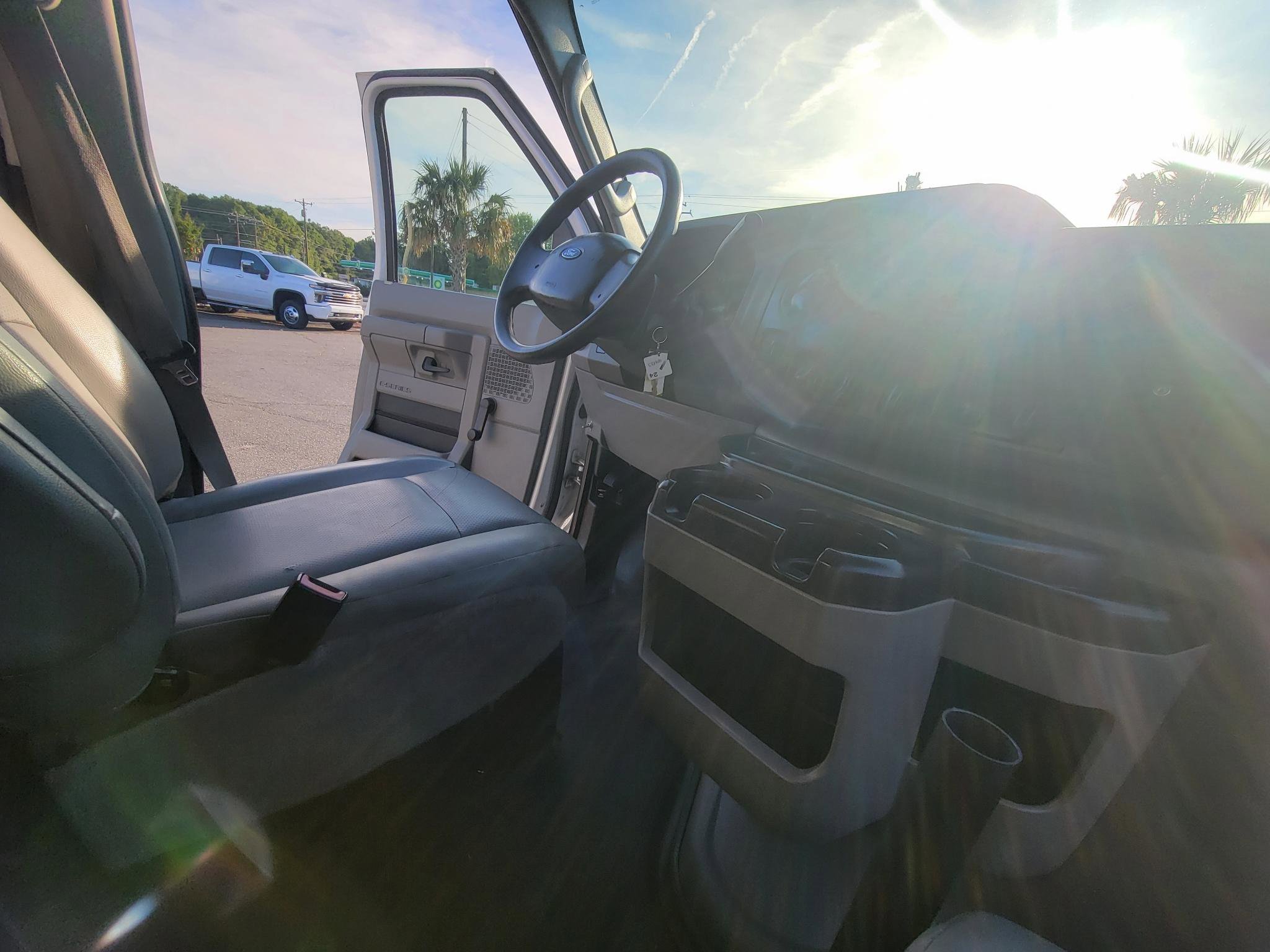 Used 2014 Ford E-150 and Econoline 150 RWD image 38