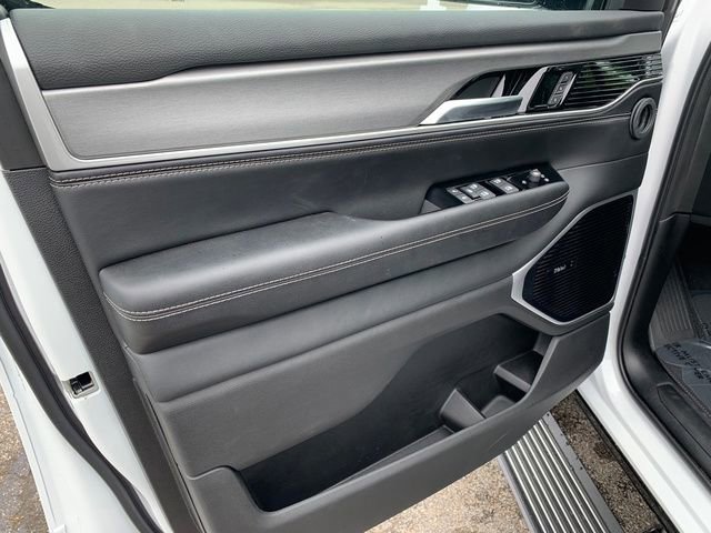 New 2026 Jeep Grand Wagoneer Limited AWD/4WD image 16