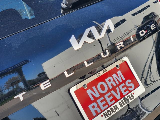 Used 2025 Kia Telluride LX image 7