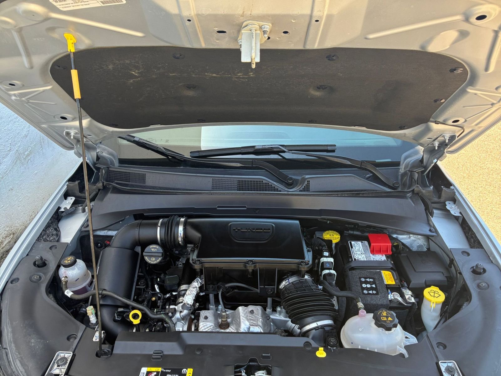 Used 2025 Jeep Compass Limited image 33