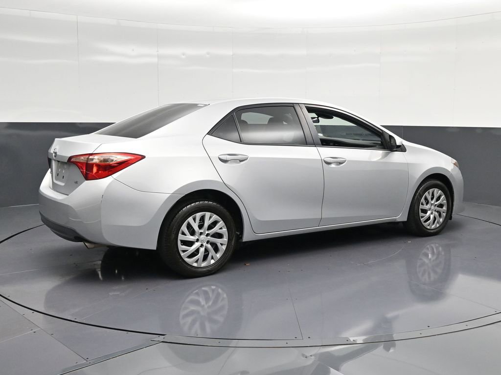 Used 2018 Toyota Corolla LE FWD image 3