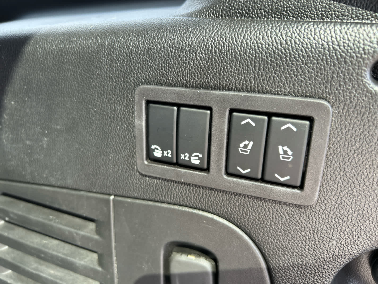 Used 2019 Chevrolet Suburban Premier AWD/4WD image 30