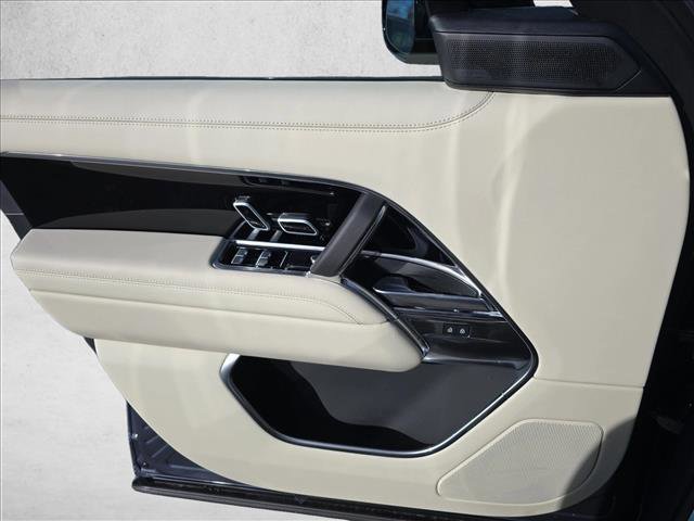 New 2025 Land Rover Range Rover Long Wheelbase SE image 28
