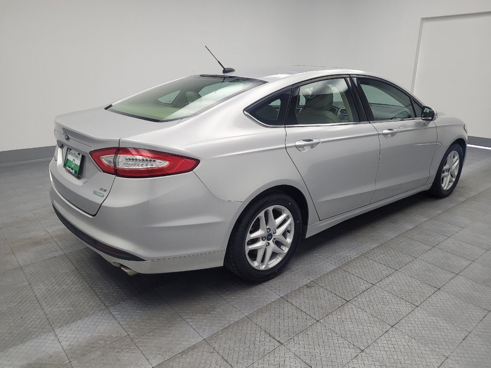 Used 2016 Ford Fusion SE image 9