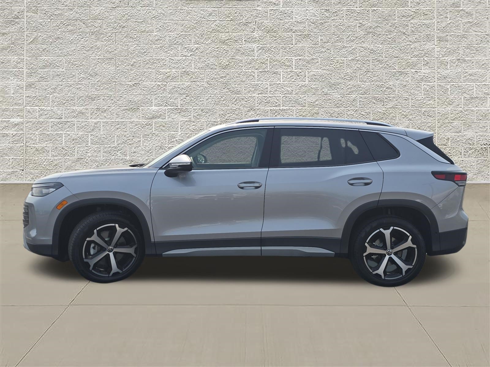 New 2026 Volkswagen Tiguan SE AWD/4WD image 4