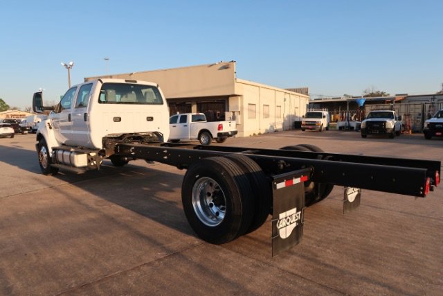 Used 2019 Ford F650 Crew Cab Chassis 254 WB RWD image 6