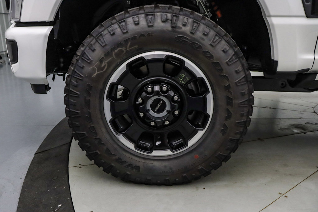 New 2026 Ford F250 Platinum w/ Tremor Off-Road Package image 12