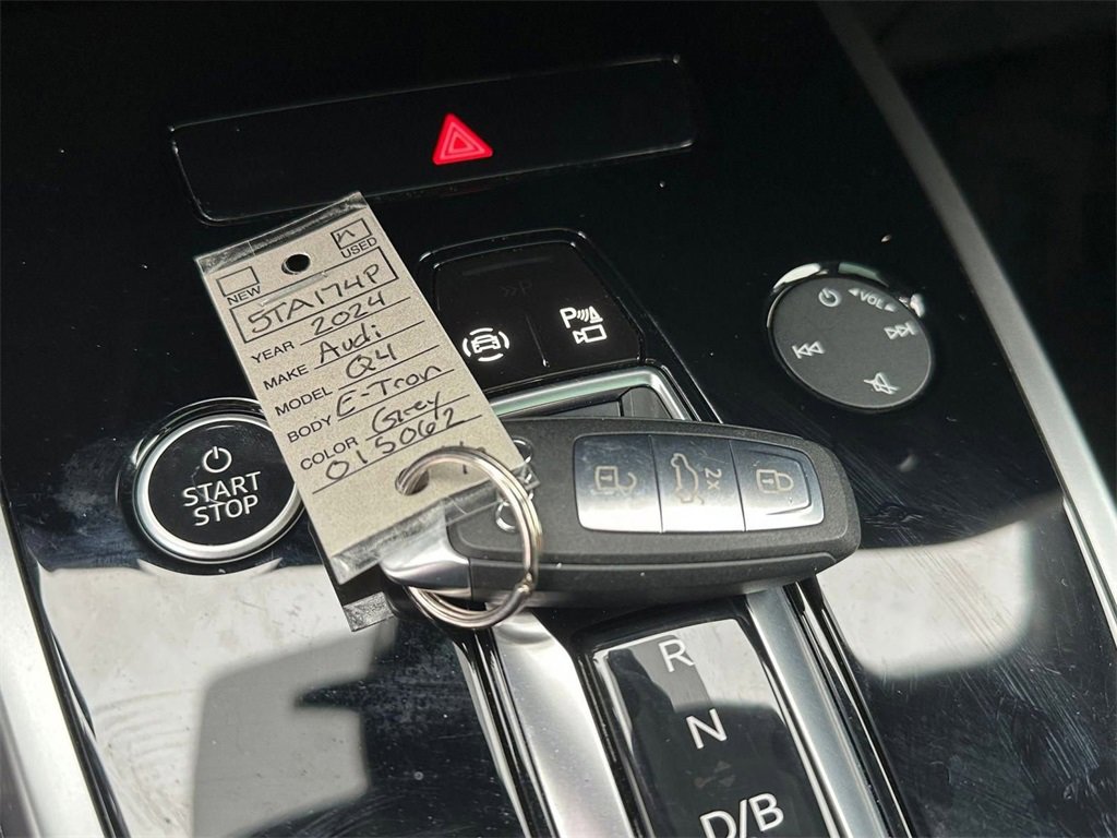 Used 2024 Audi Q4 e-tron Premium image 33
