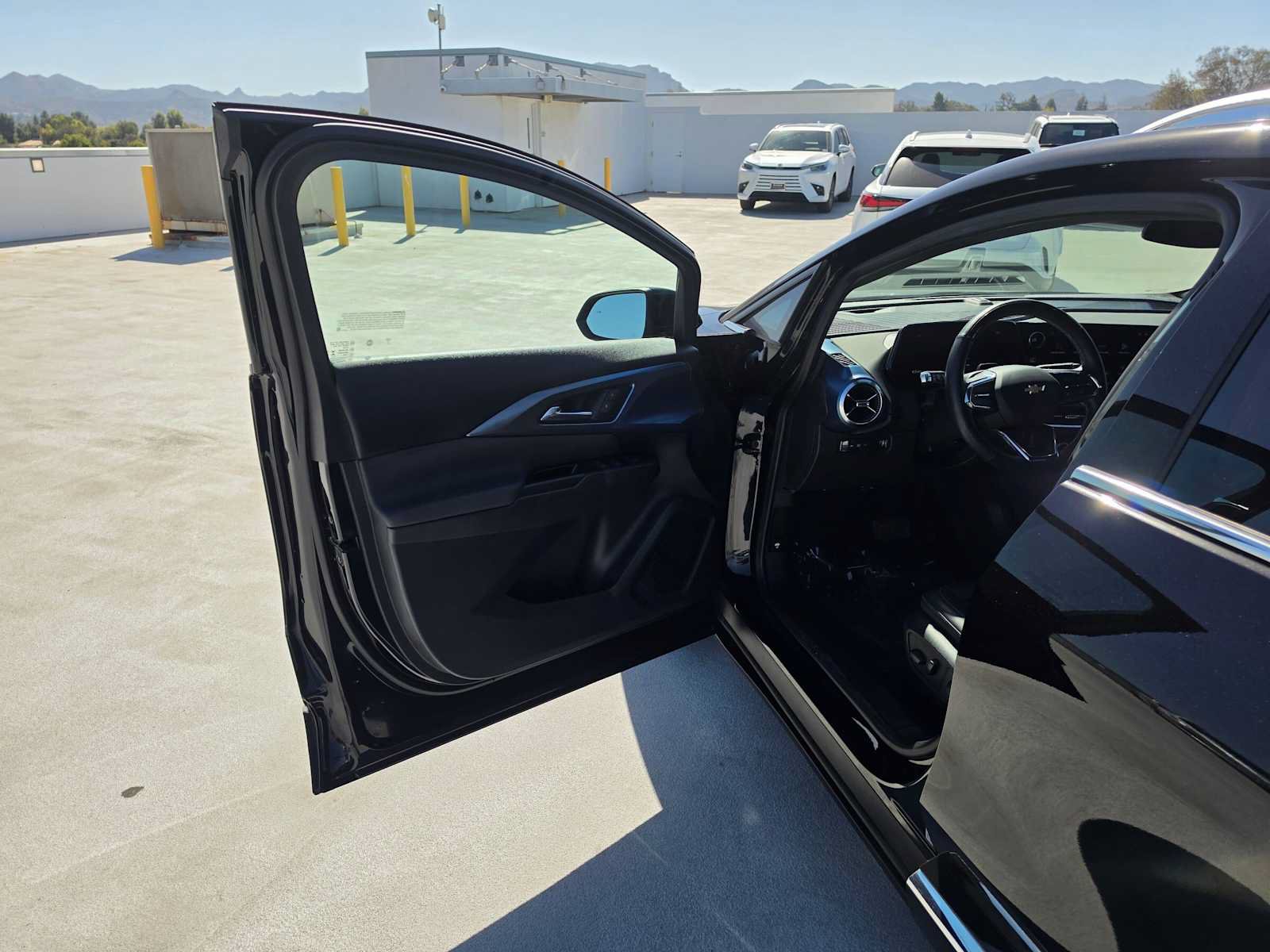 Used 2024 Chevrolet Equinox EV LT w/ Active Safety Package 3 FWD image 19