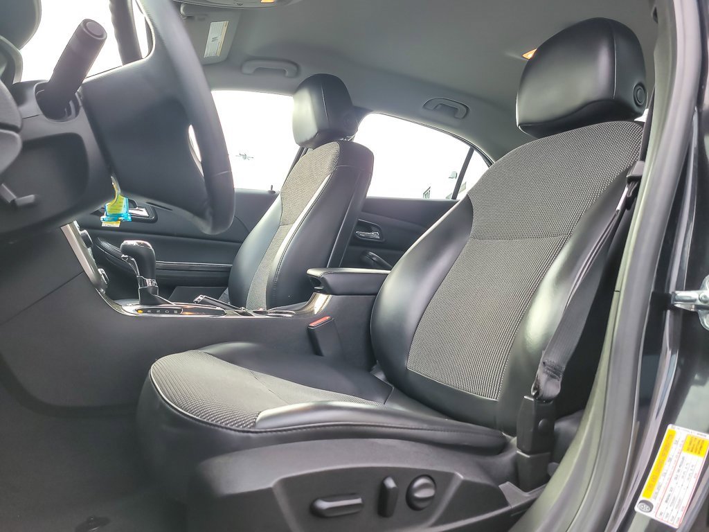 Used 2015 Chevrolet Malibu LT w/ Power Convenience Package image 6