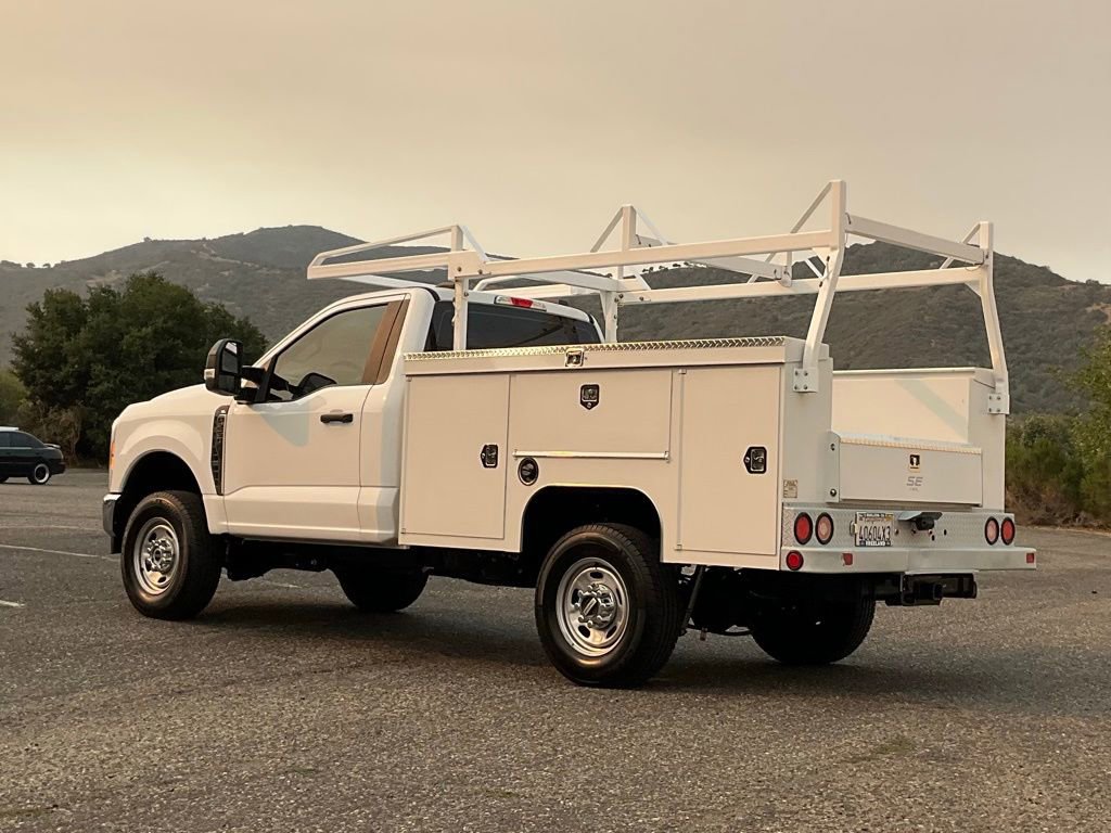 Used 2023 Ford F250 XL w/ Snow Plow/Camper Package image 4