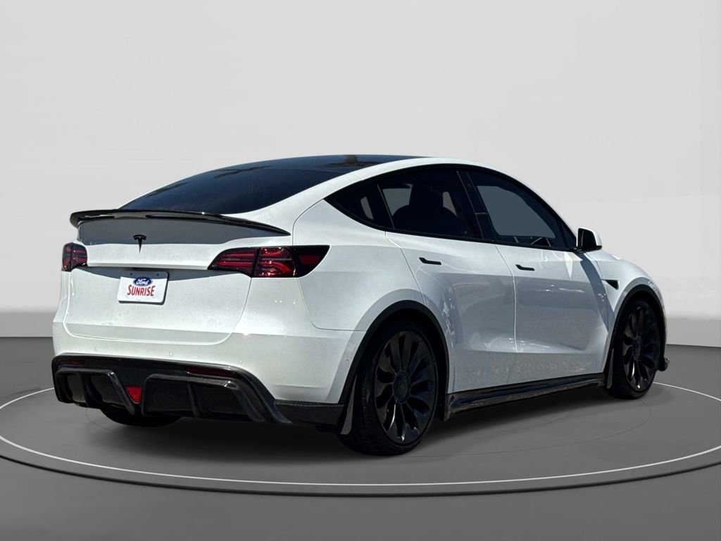 Used 2022 Tesla Model Y Long Range image 4