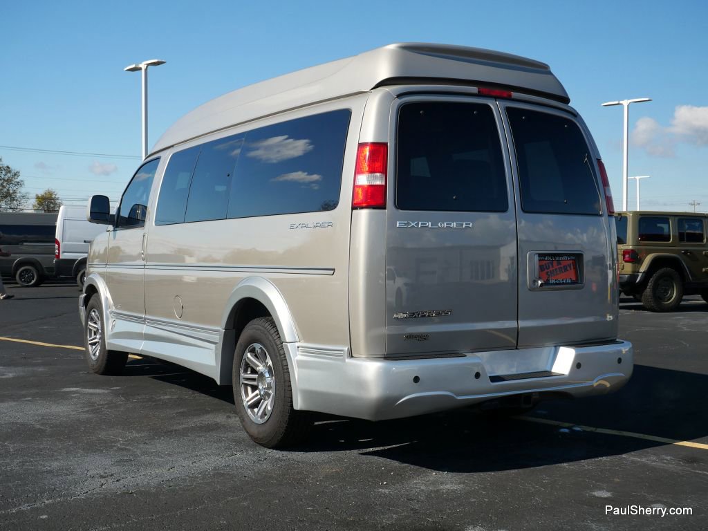 Used 2021 Chevrolet Express 2500 LS w/ Enhanced Convenience Package image 14