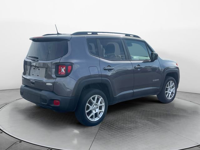 Used 2019 Jeep Renegade Latitude w/ Cold Weather Group image 5