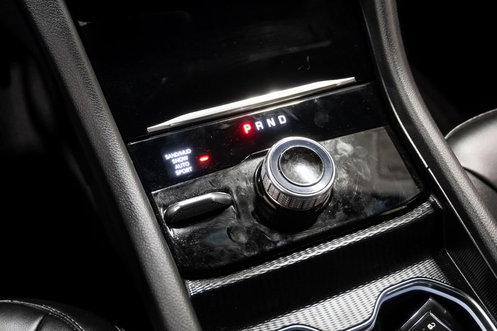 Certified 2024 Jeep Grand Cherokee L Limited w/ Black Appearance Package image 17