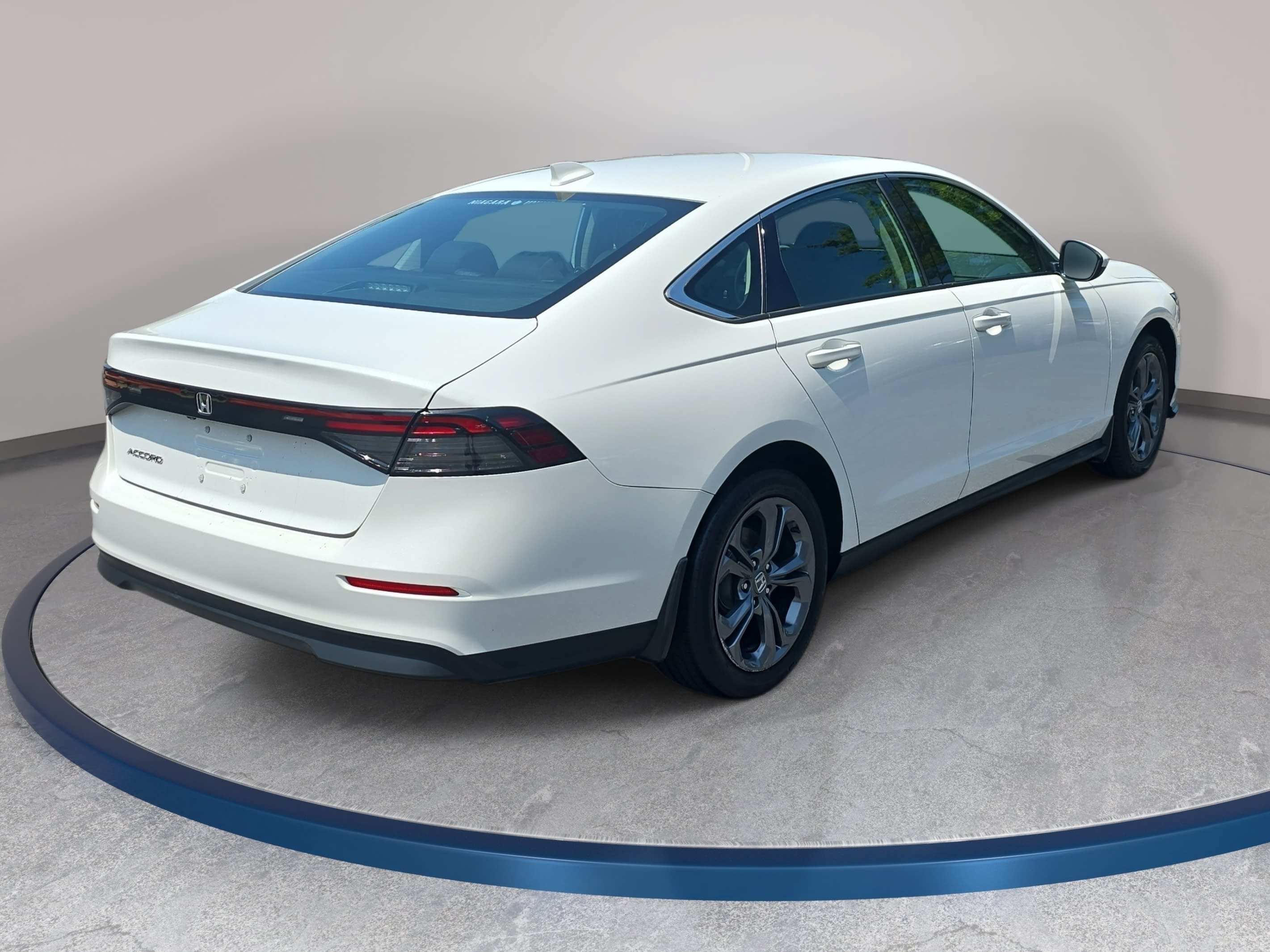 Used 2023 Honda Accord EX image 5