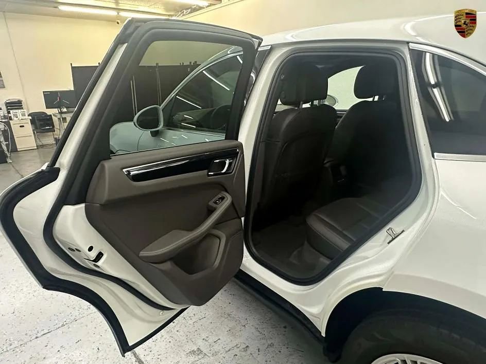 Used 2015 Porsche Macan S image 14