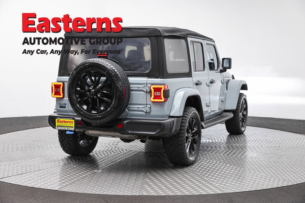 Used 2024 Jeep Wrangler Unlimited Sahara w/ Technology Group AWD/4WD image 7