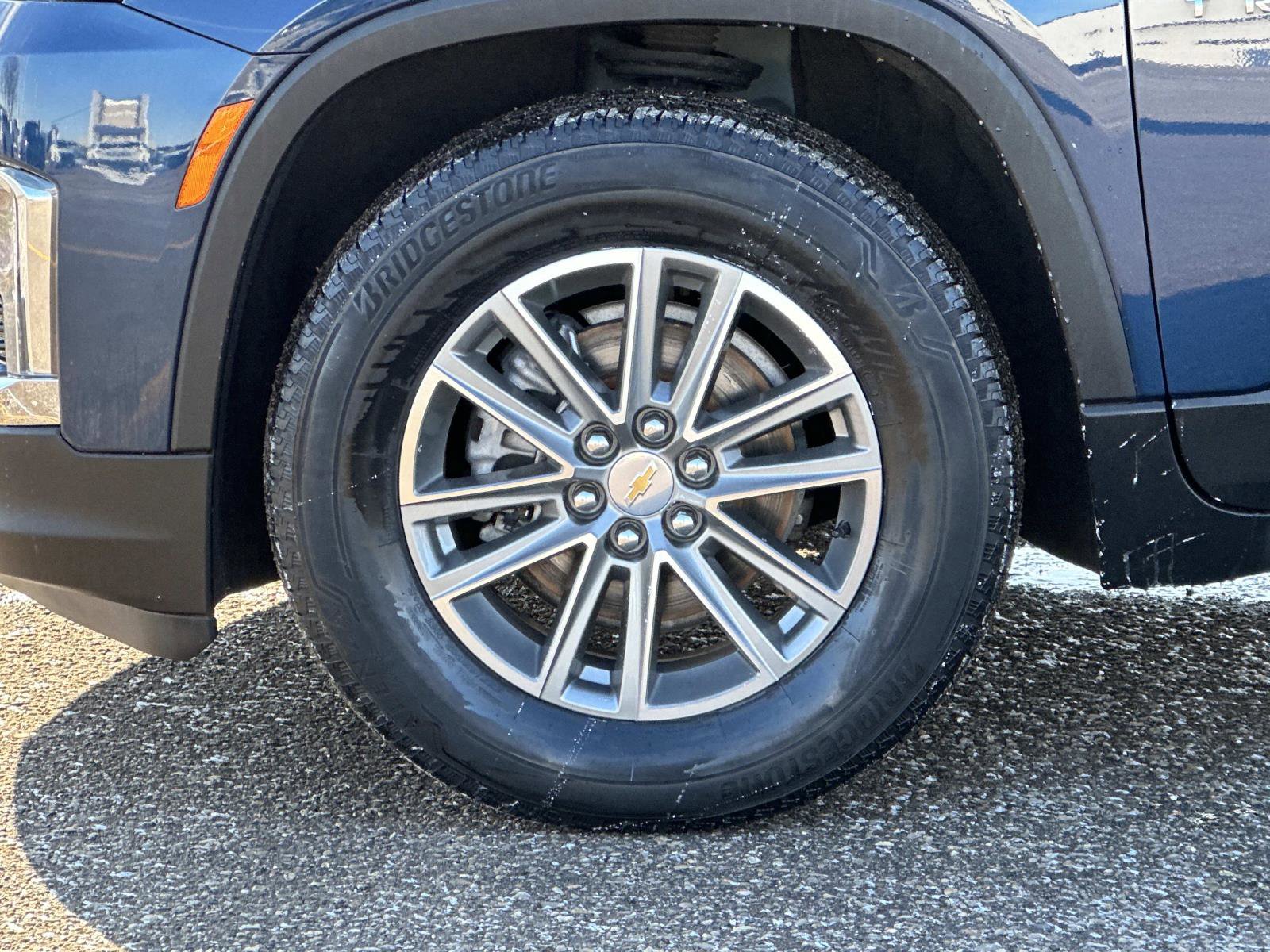 Certified 2023 Chevrolet Traverse LT w/ Rear Camera Mirror Package image 8